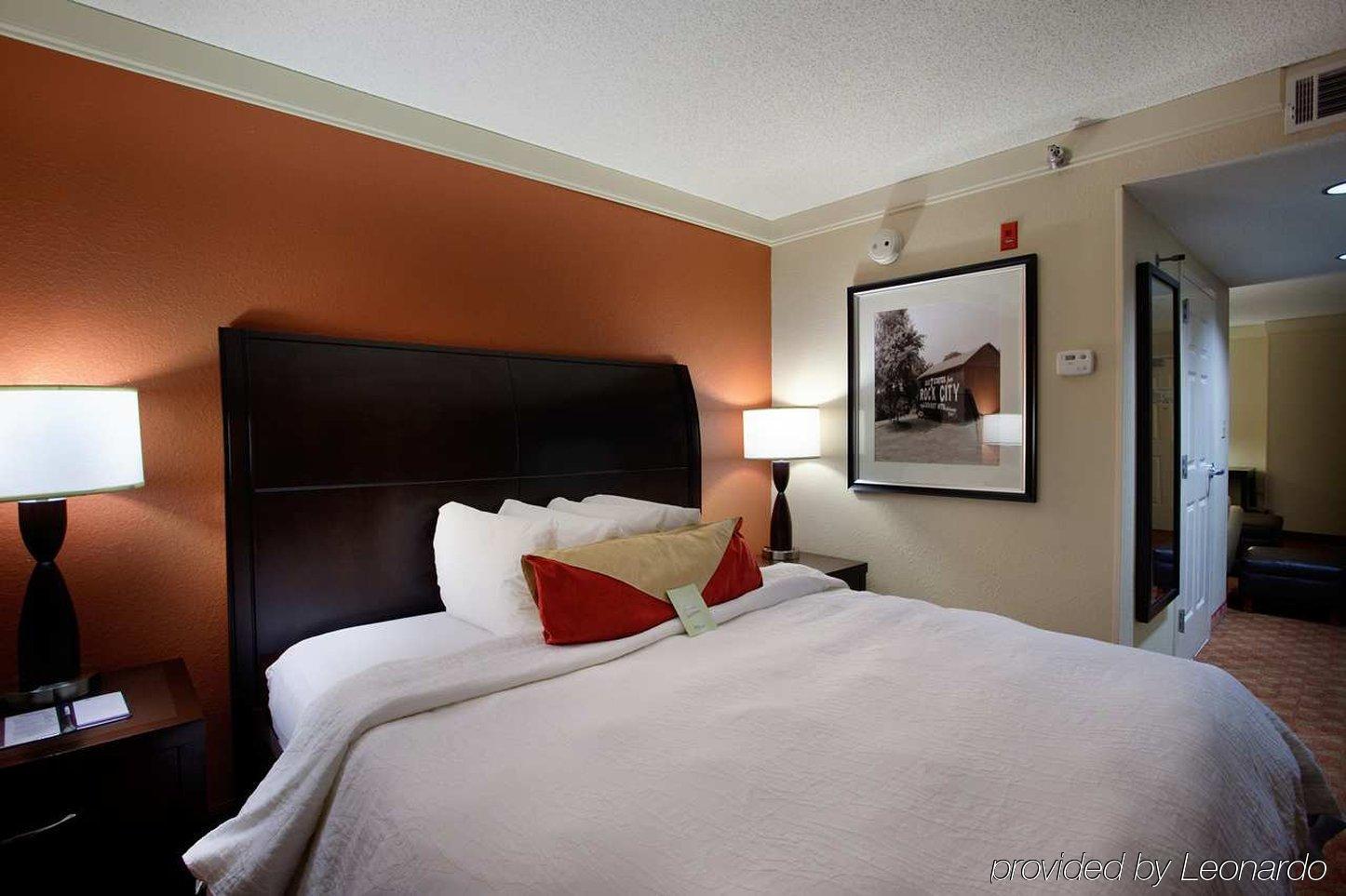 Hilton Garden Inn Chattanooga Downtown Стая снимка