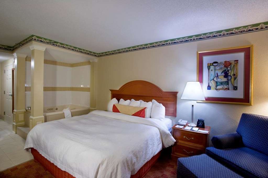 Hilton Garden Inn Chattanooga Downtown Стая снимка
